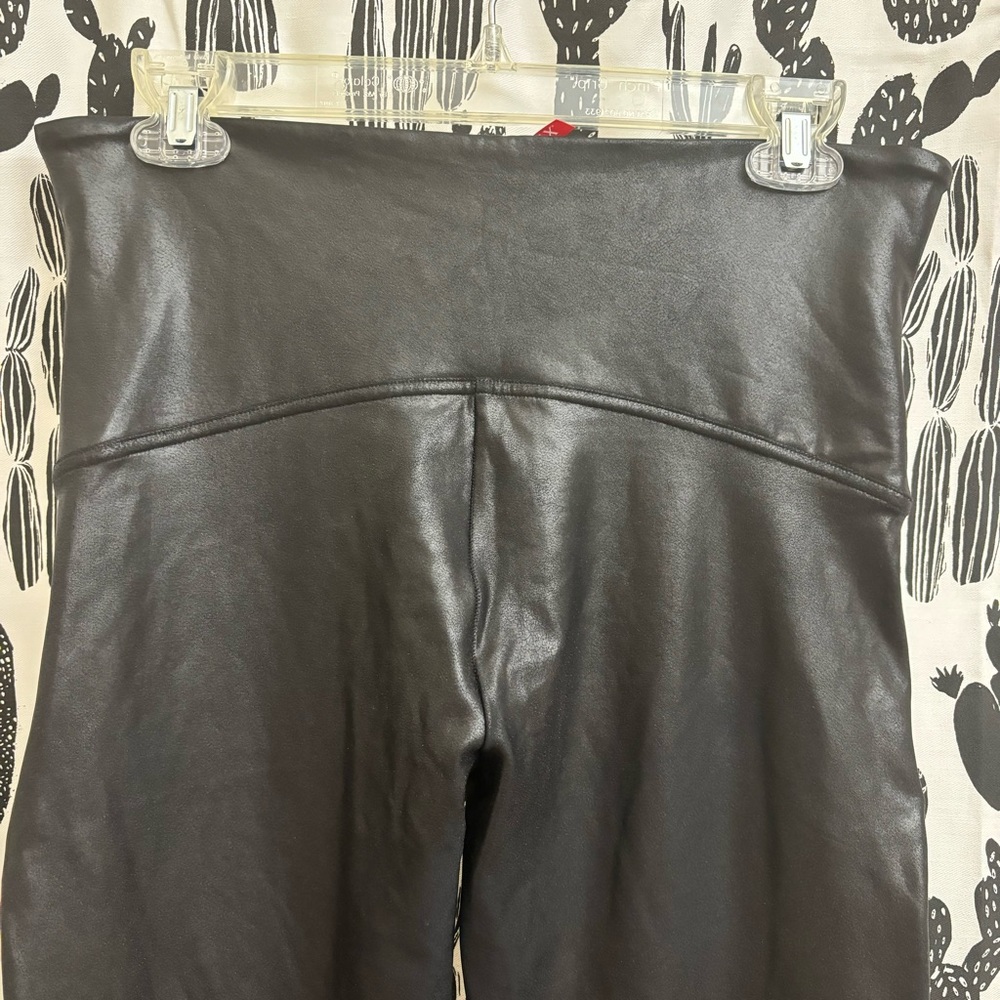 Spanx Faux Leather Moto Leggings EUC - Picture 12 of 16